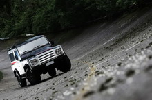 Land Rover  Defender by Aznom & Romero